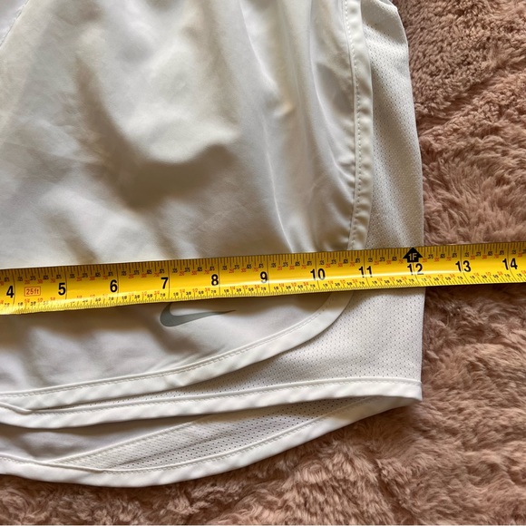 Nike Dri-Fit Shorts Women’s Size S - Picture 4 of 7